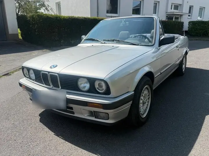 BMW E30