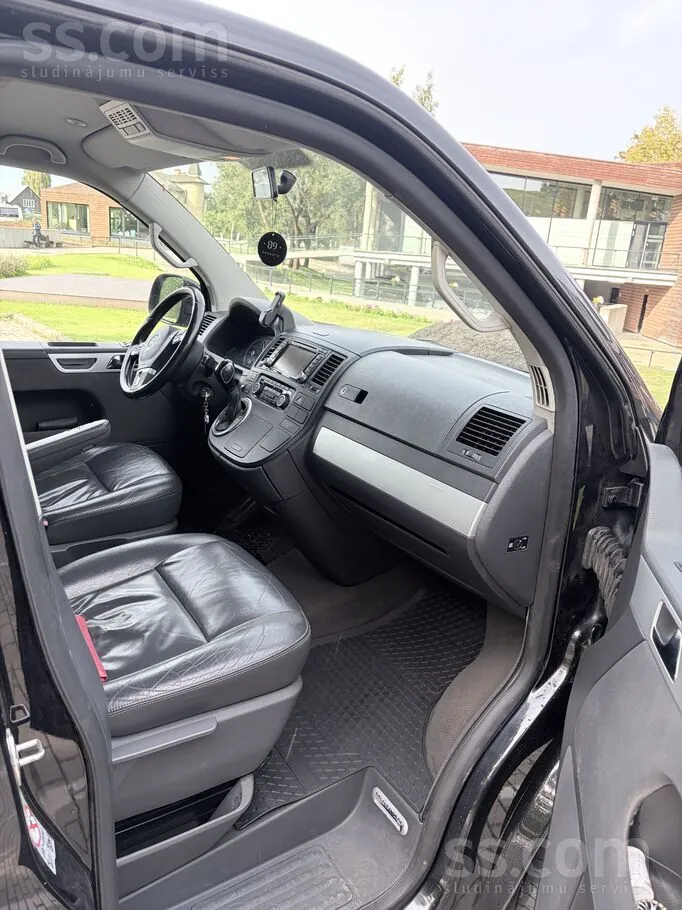 Volkswagen Multivan 2011 photo 4