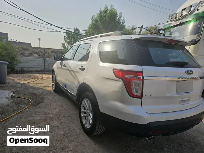Ford Explorer 2011 photo 2