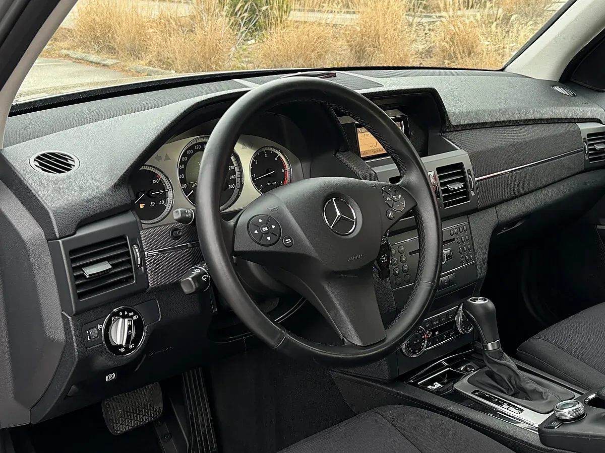 Mercedes-Benz Glk Class 2010 photo 2