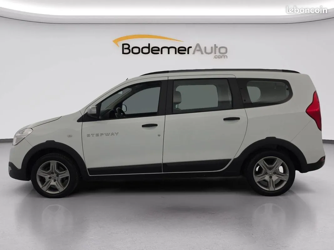 Dacia Lodgy 2022 photo 2