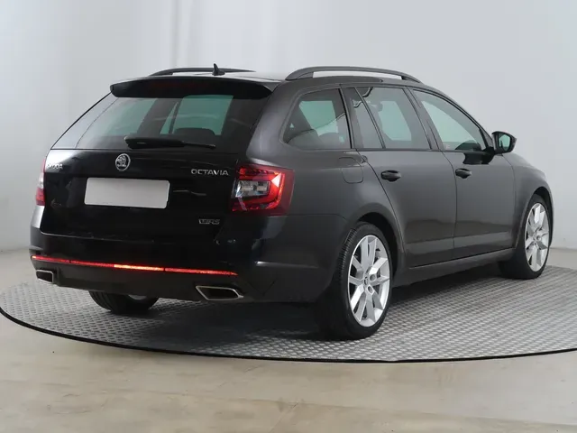 Skoda Octavia Combi 2018 photo 4