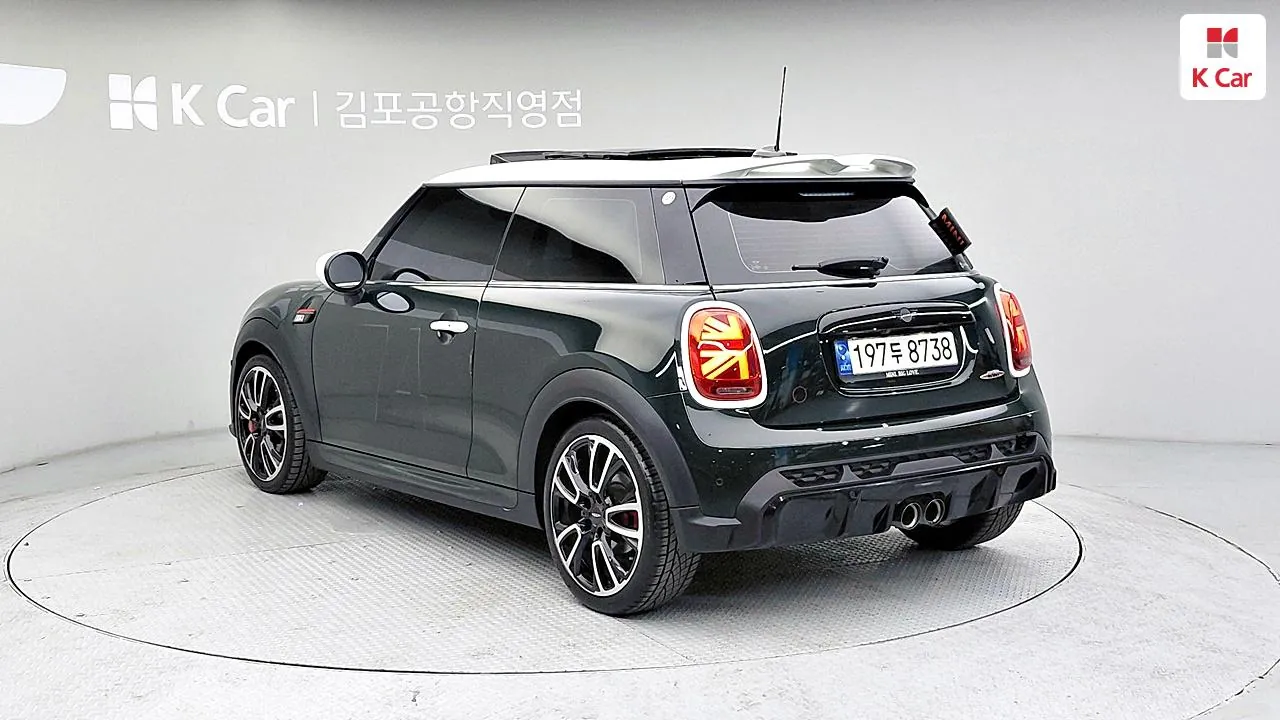Mini Cooper (3Rd Gen Jcw Anniversary Edition) 2022 photo 2