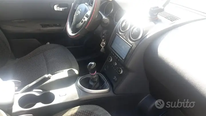 Nissan Qashqai 2009 photo 2