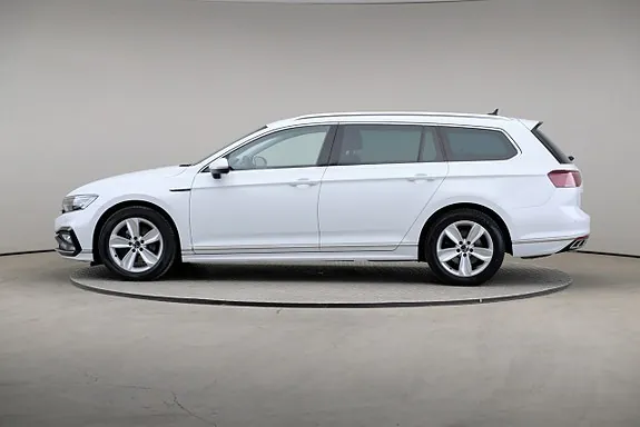 Volkswagen Passat 2023 photo 4