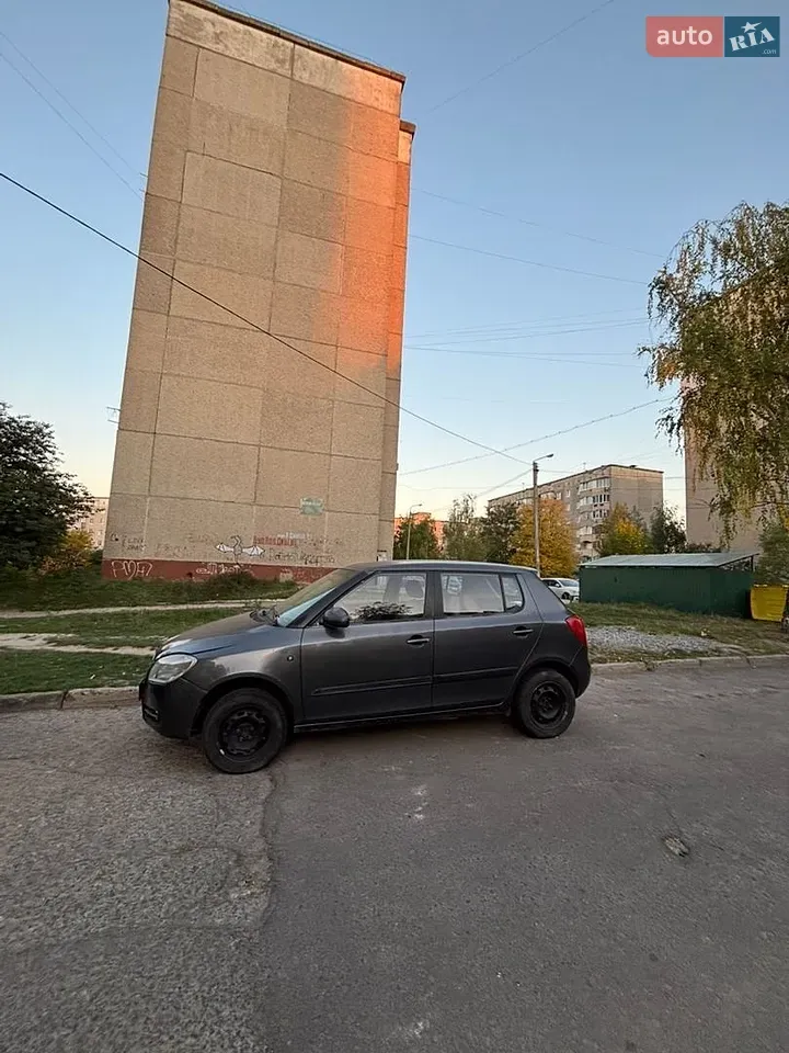 Skoda Fabia 2008 photo 4