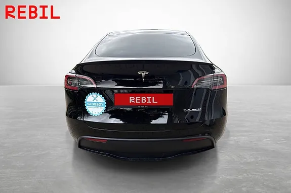Tesla Model Y 2025 photo 5