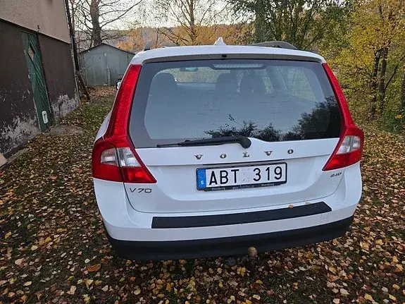 Volvo V70 2008 photo 2