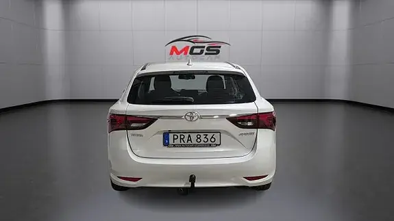 Toyota Avensis 2016 photo 5