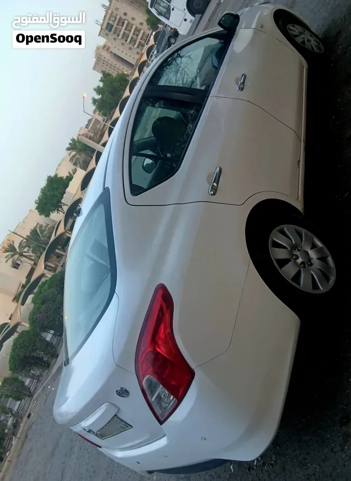 Nissan Sunny 2022 photo 3