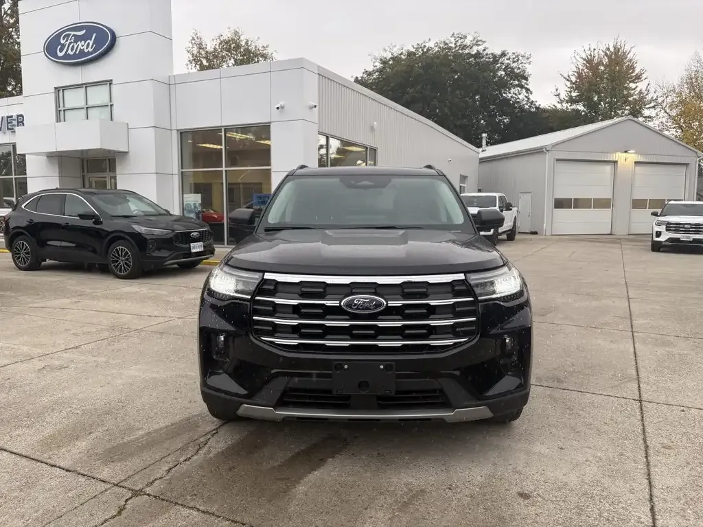 Ford Explorer 2026 photo 2
