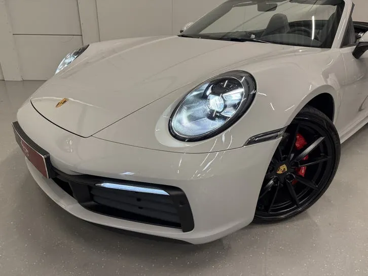 Porsche 911 2021 photo 2