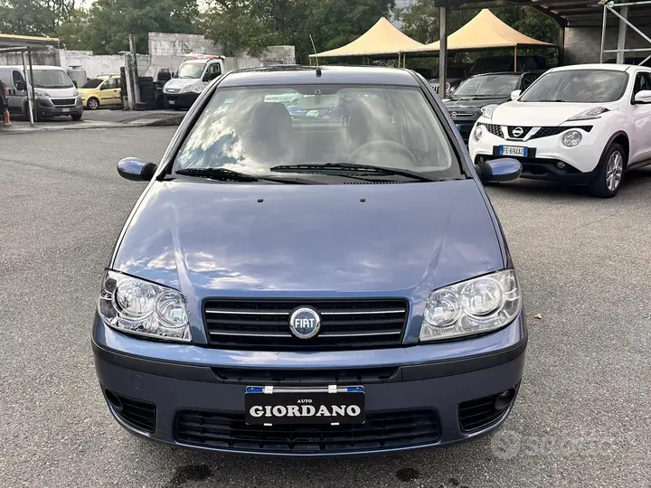 Fiat Punto 2005 photo 2