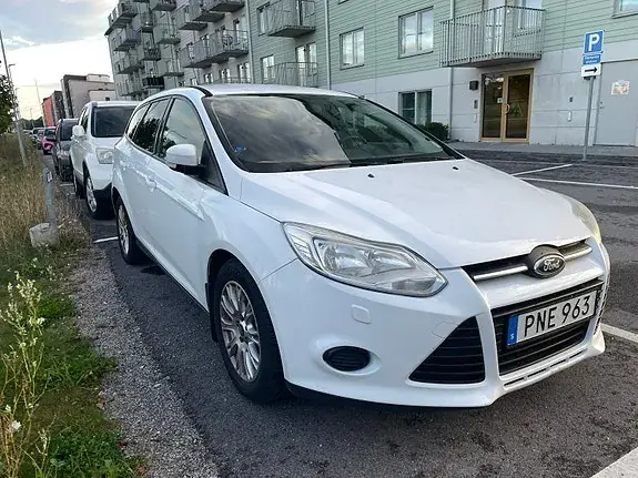 Ford Focus 2014 photo 2