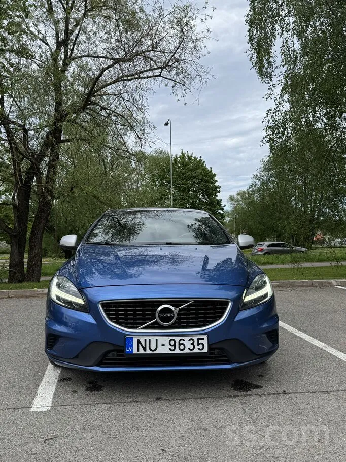 Volvo V40 2019 photo 2
