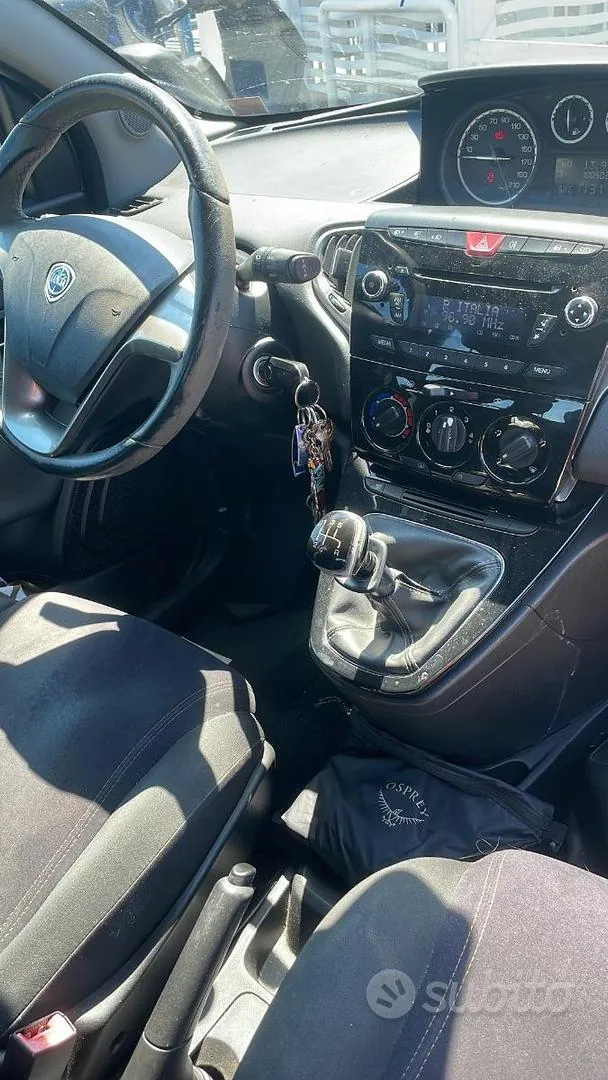 Lancia Ypsilon 2013 photo 4