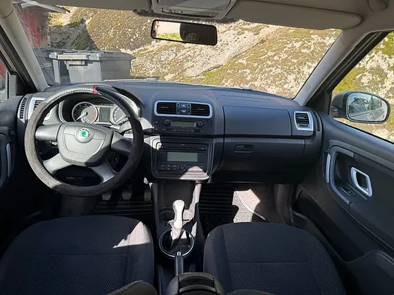 Skoda Fabia 2010 photo 5