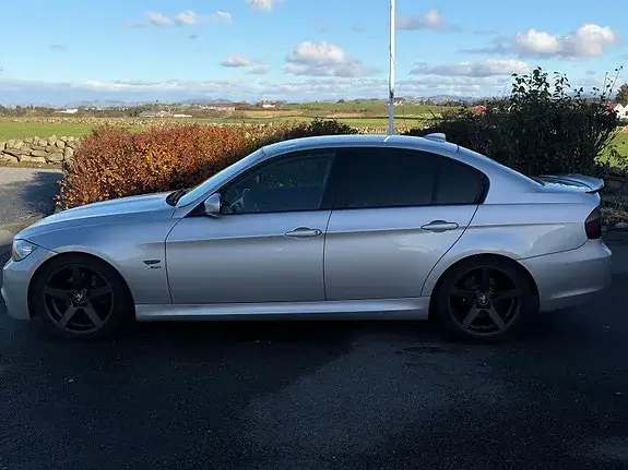 BMW 320D 2010 photo 3