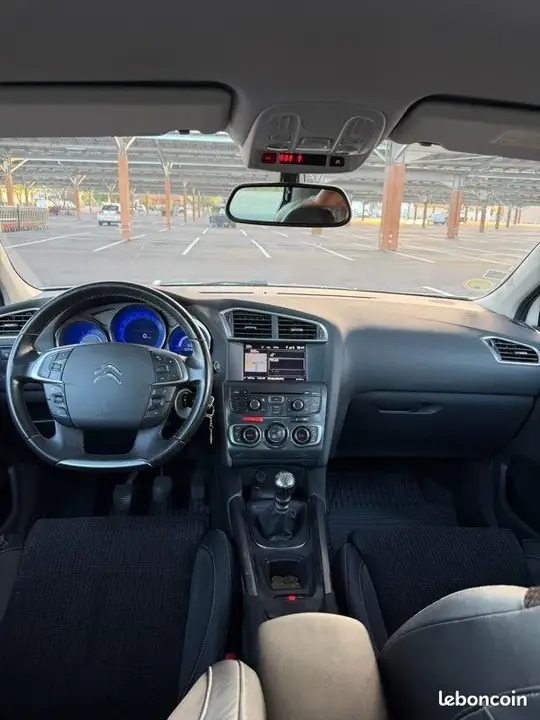 Citroen C4 2010 photo 3