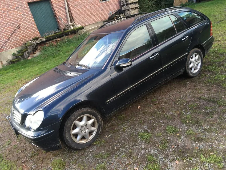 Mercedes-Benz C220