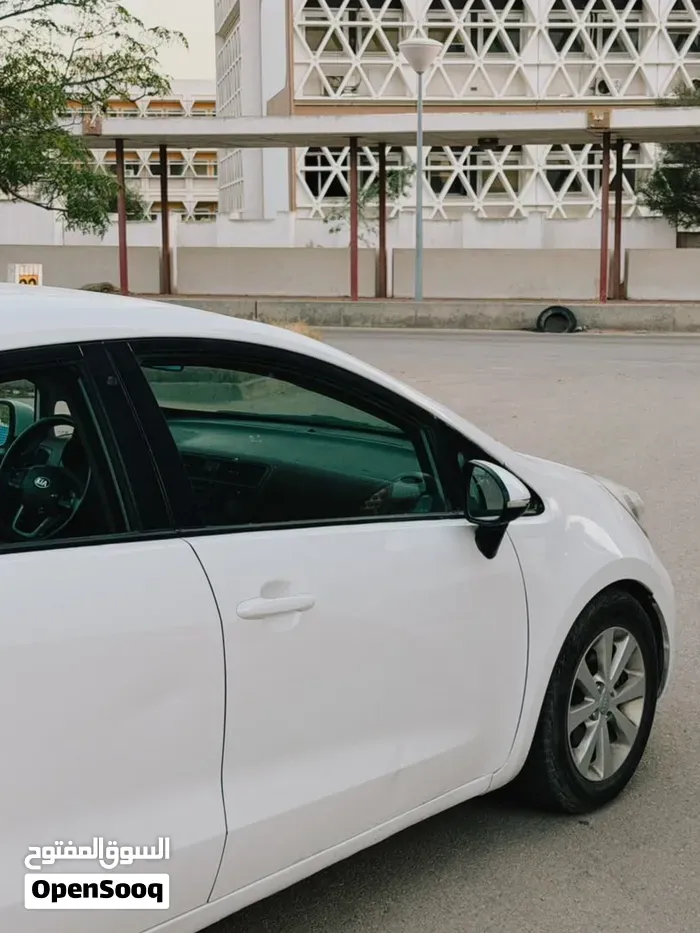 Kia Rio 2013 photo 3