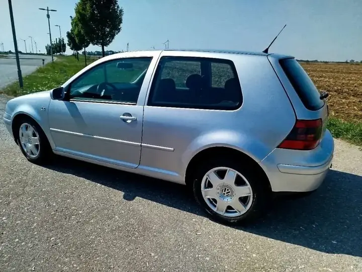 Volkswagen Golf 2001 photo 2