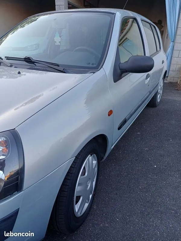 Renault Clio 2001 photo 3