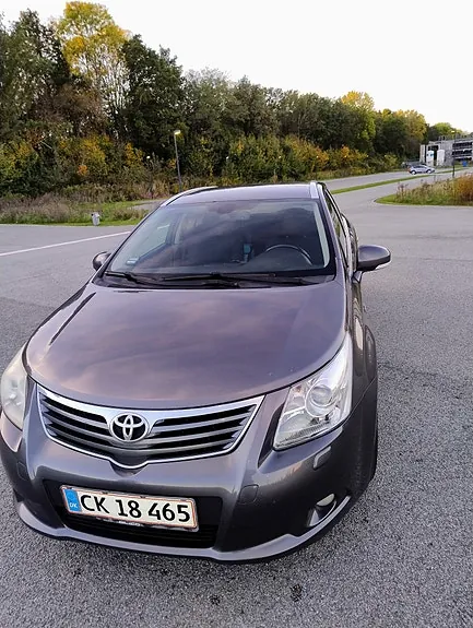 Toyota Avensis 2009 photo 2