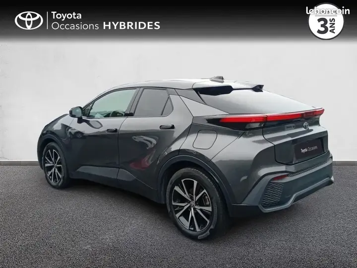 Toyota C-Hr 2025 photo 2