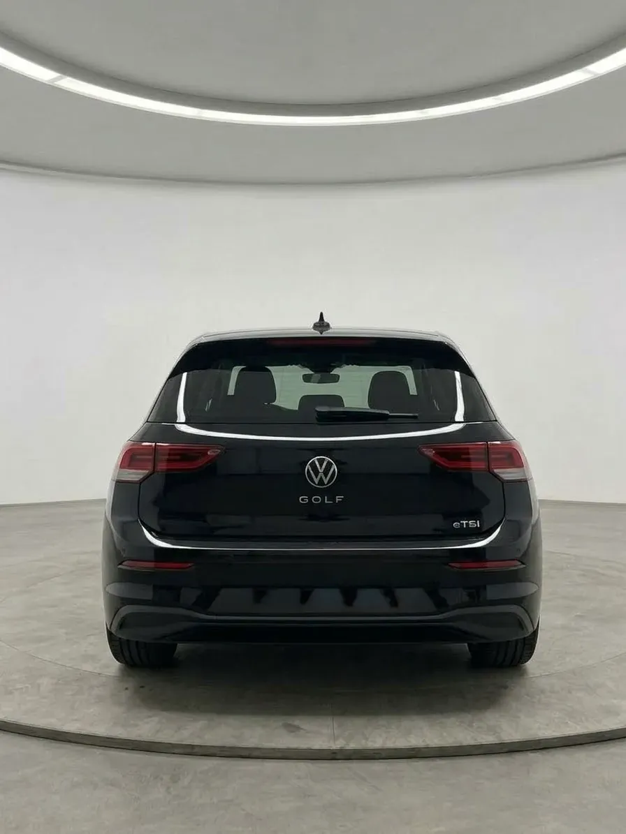 Volkswagen Golf 2025 photo 3