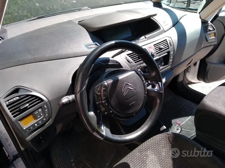 Citroen C4 Picasso 2009 photo 4