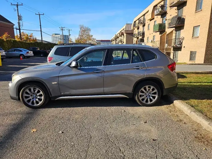 BMW X1 2012 photo 2