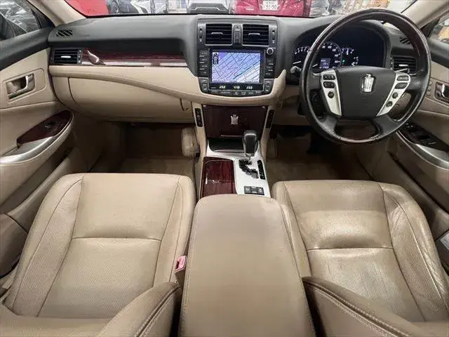 Toyota Crown 2011 photo 3