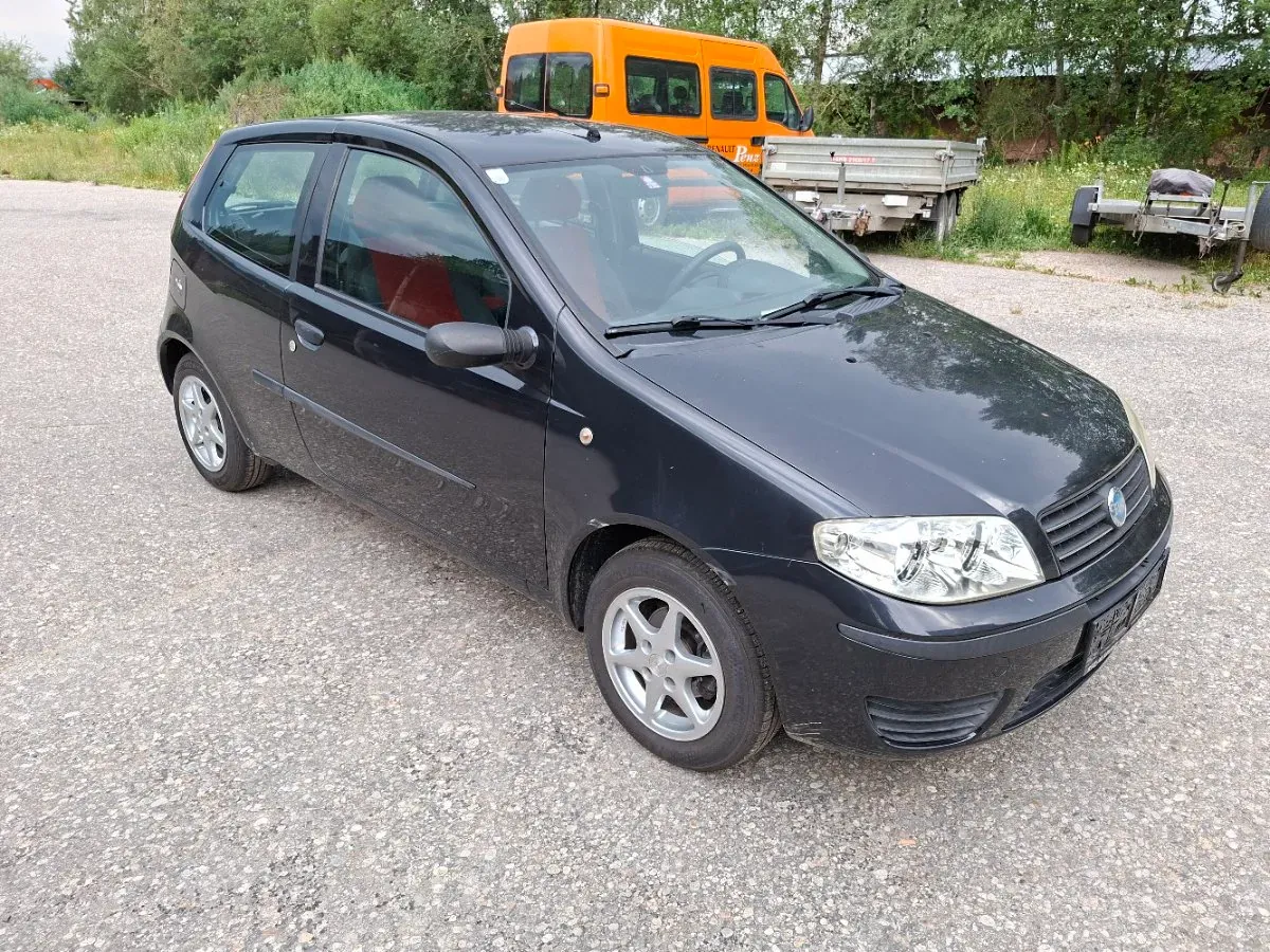 Fiat Punto 2005 photo 2