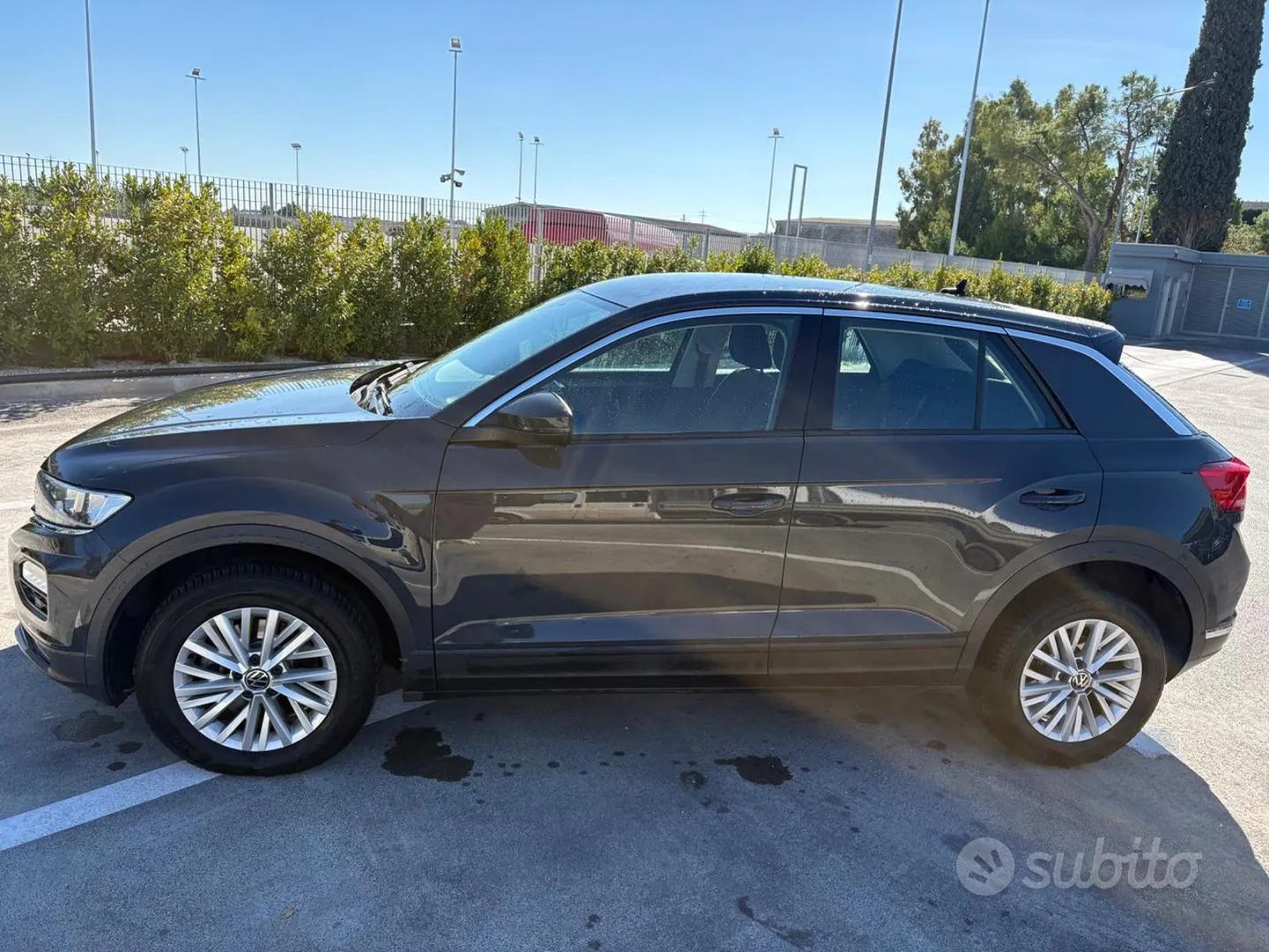 Volkswagen T-Roc 2021 photo 2