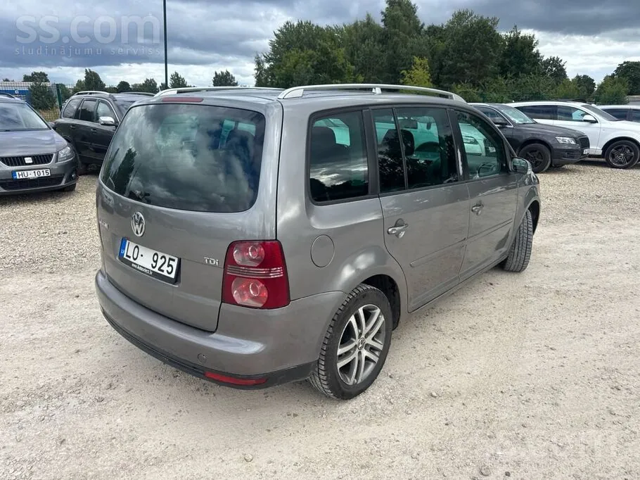 Volkswagen Touran 2007 photo 3