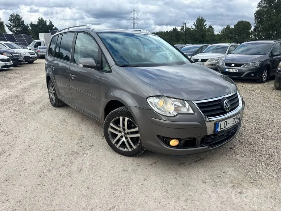 Volkswagen Touran 2007 photo 2