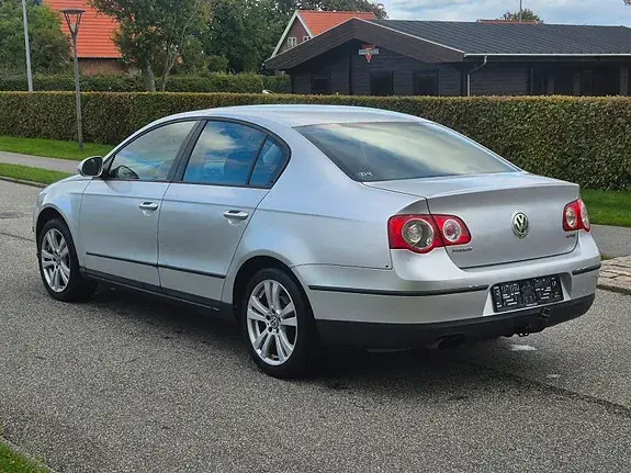 Volkswagen Passat 2005 photo 3