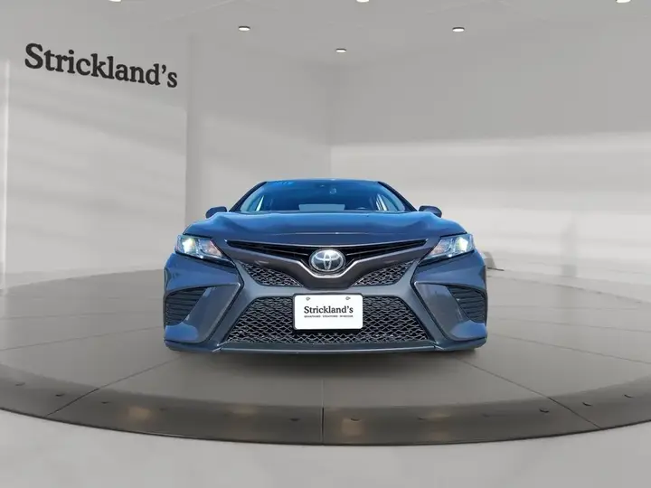 Toyota Camry 2018 photo 2