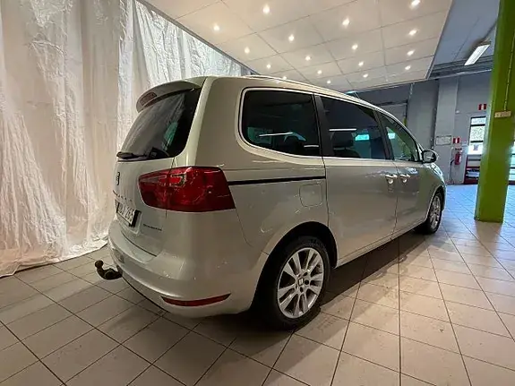 Seat Alhambra 2012 photo 4