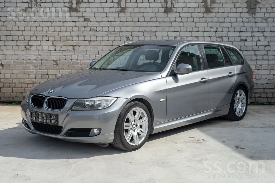 BMW 320I 2009 photo 3