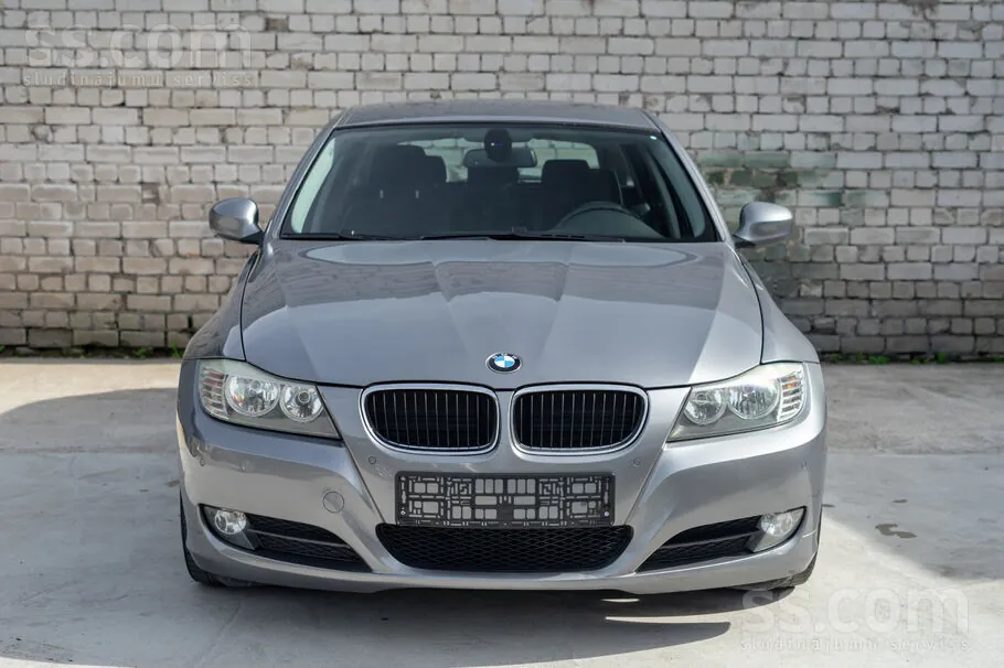 BMW 320I 2009 photo 2