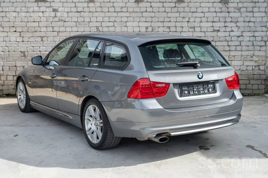 BMW 320I 2009 photo 4