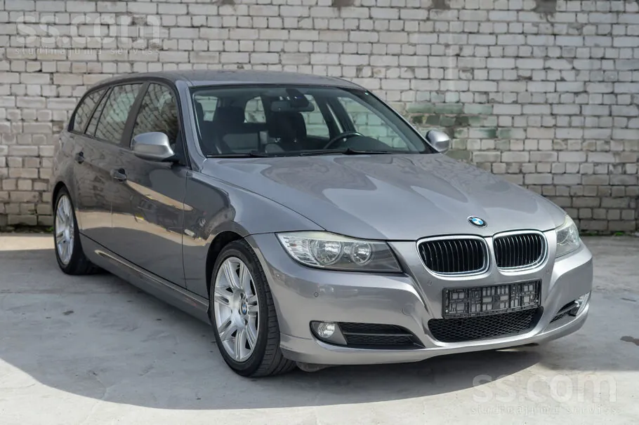 BMW 320I