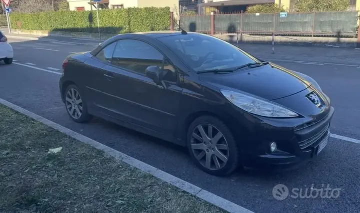 Peugeot 207 2011 photo 3