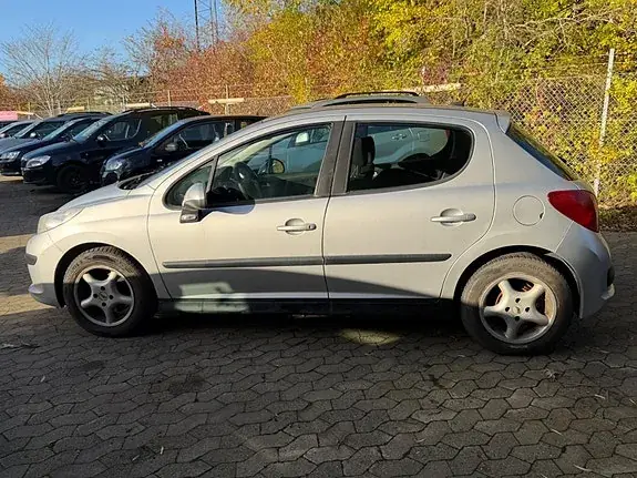 Peugeot 207 2009 photo 5