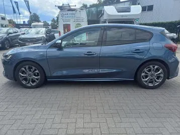 Ford Focus 2023 photo 2