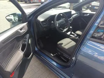 Ford Focus 2023 photo 3