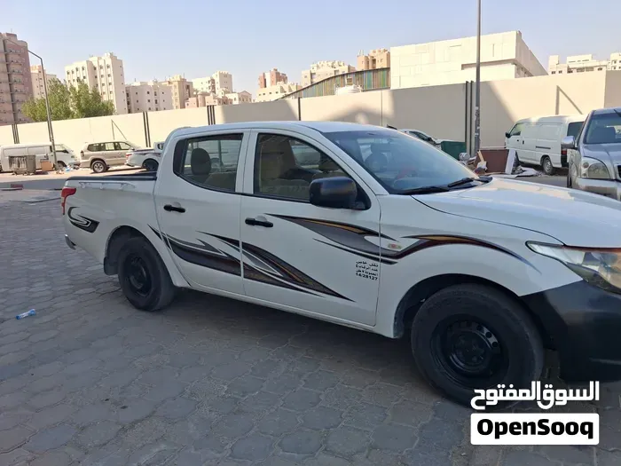 Mitsubishi L200 2016 photo 2