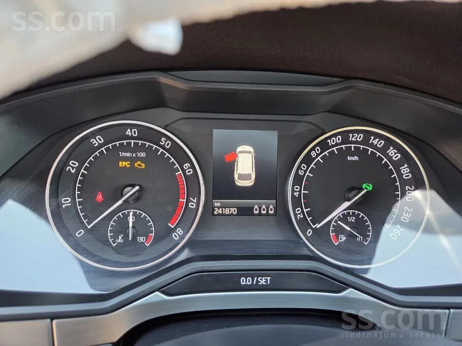 Skoda Superb 2018 photo 5